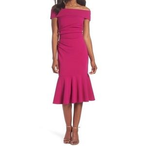 Vince Camuto fuchsia off the shoulder dress 👗 size 8